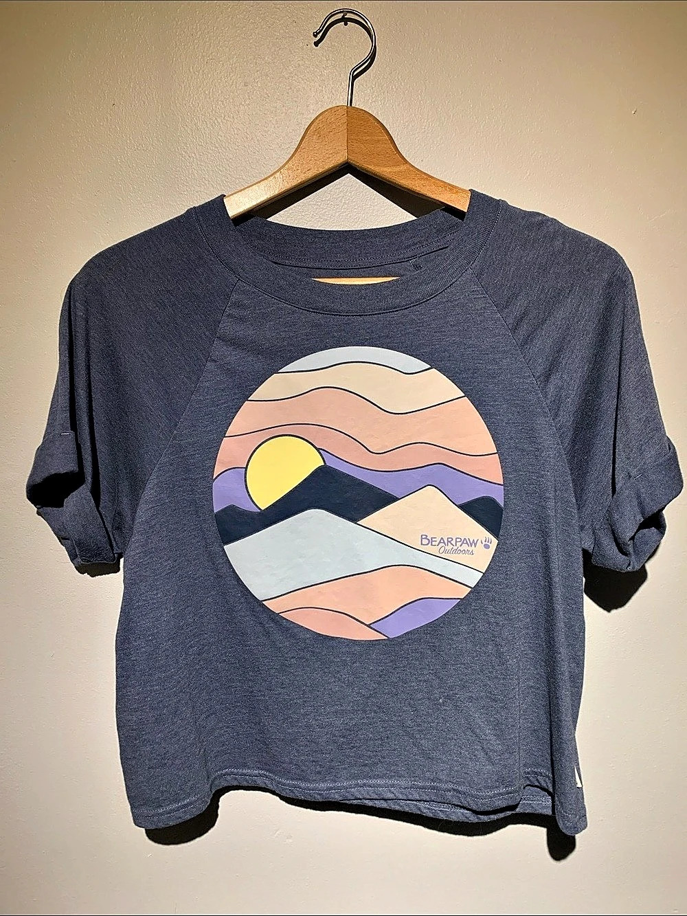Bearpaw Graphic Short Sleeve Tee in Blue Size Medium